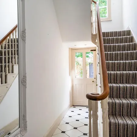 9 St John's Street Semesterbostad